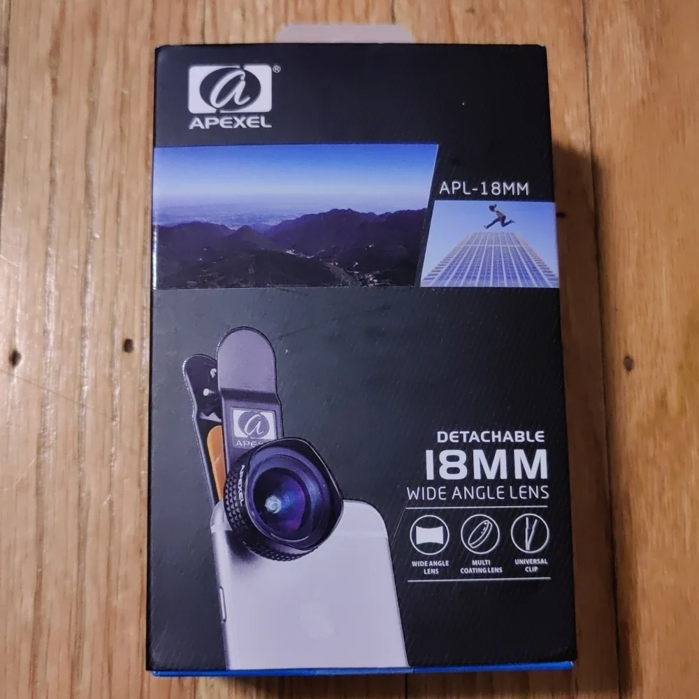 New- Apexel detachable 18 MM wide angle lens.